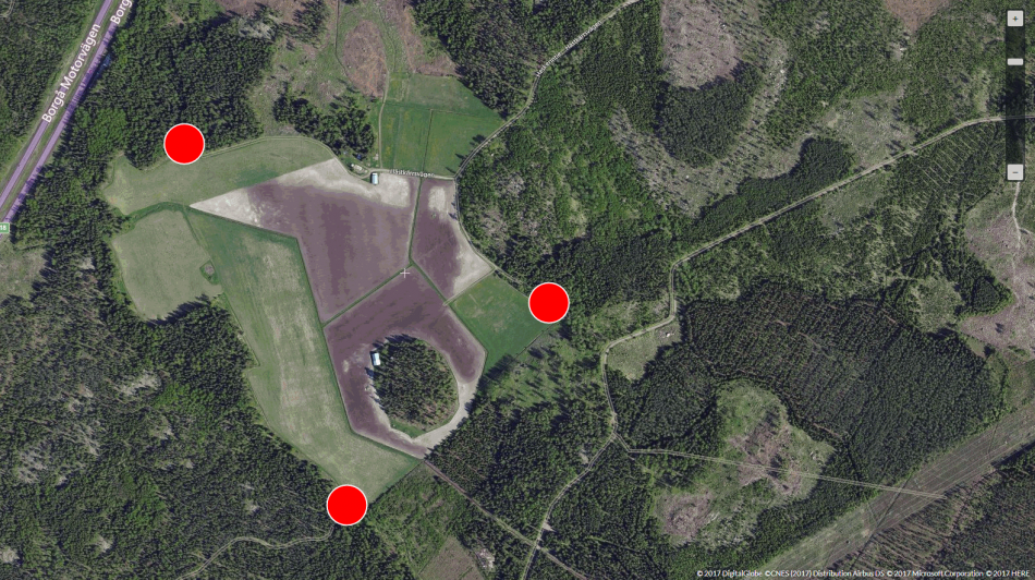 Karttakuva, jossa Vanhakylä satelliittikuvana. Siihen laitettu kolme punaista ympyrää.